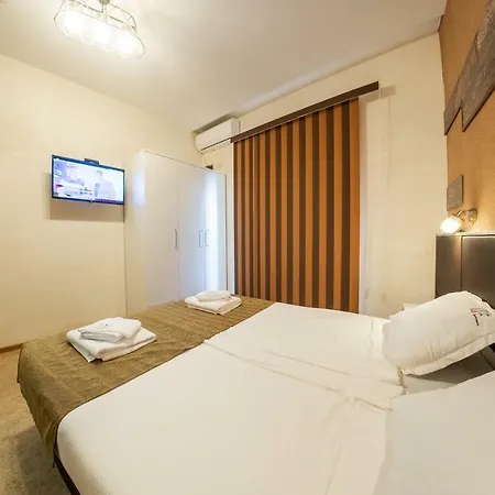 Industrial Life Apartman